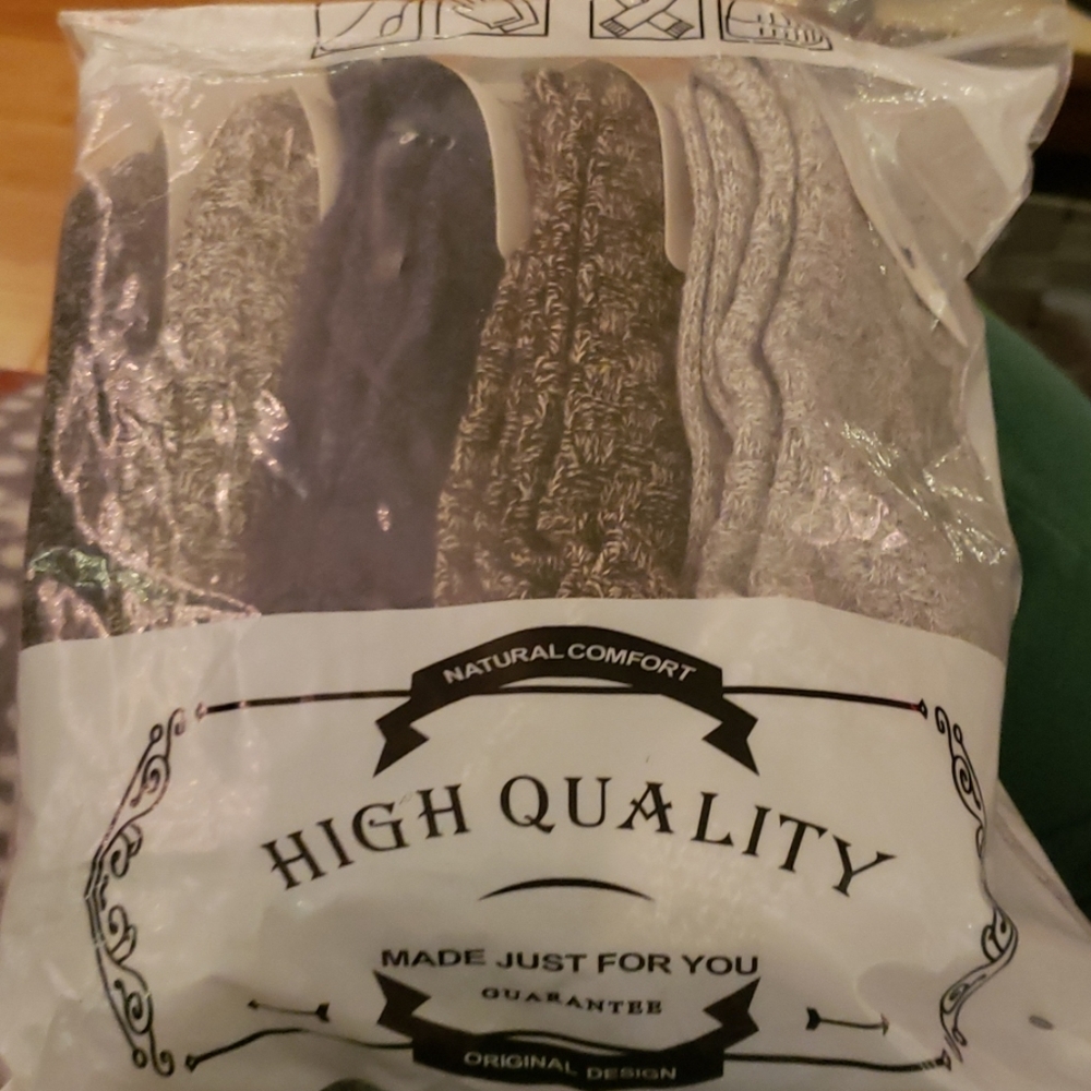 New 5 pair mens wool socks